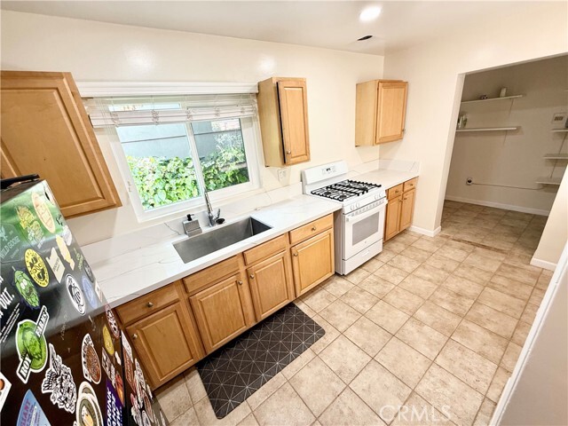 Building Photo - 208 Avenida Monterey