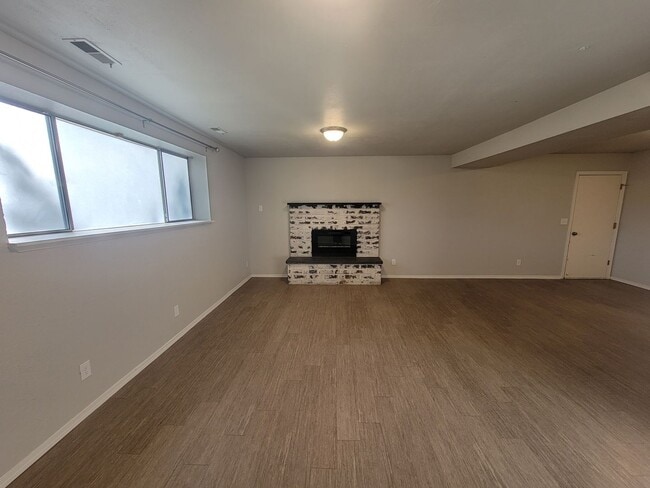 Building Photo - Remodeled 4 Bedroom 2 Bath Home for Rent C...