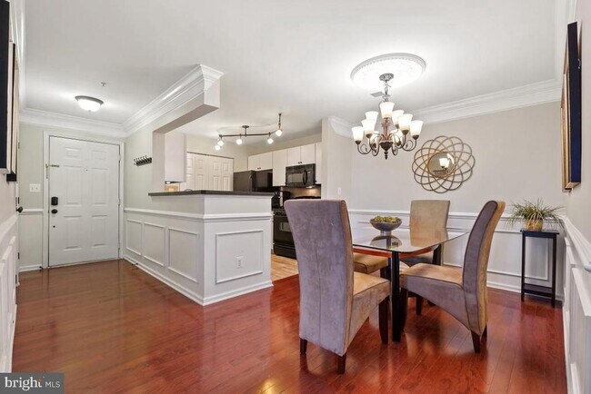 Building Photo - 8095 Lacy Dr