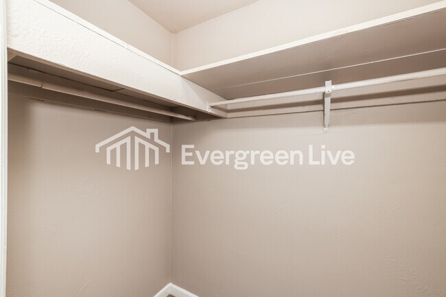 Building Photo - 5336 Tucson Dr