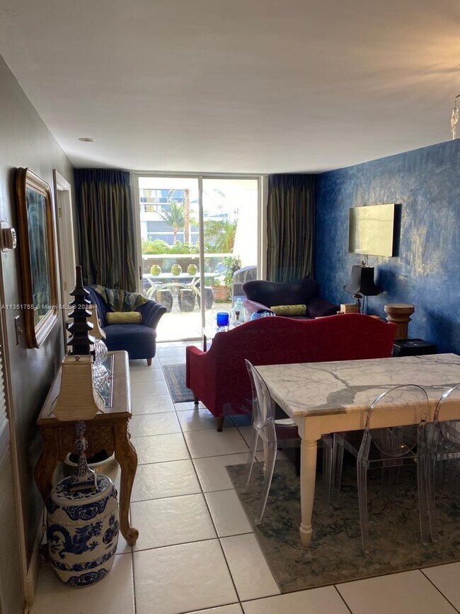 Building Photo - 5880 Collins Ave