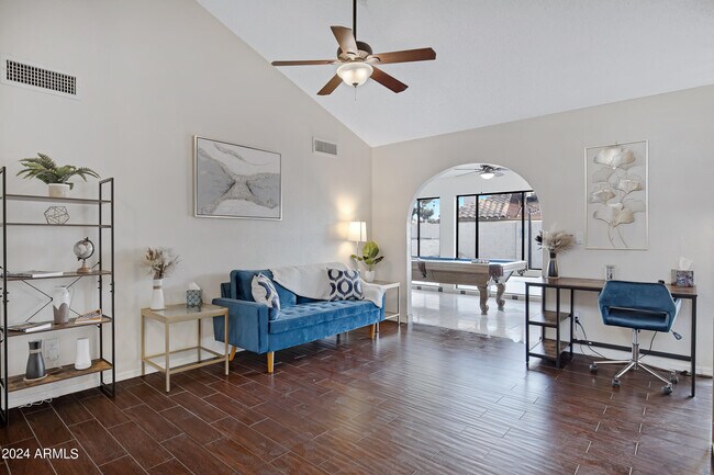 Building Photo - 5431 W Cochise Dr