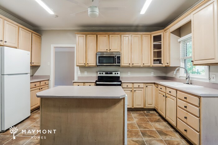 Building Photo - 1691 Russet Hill Cir