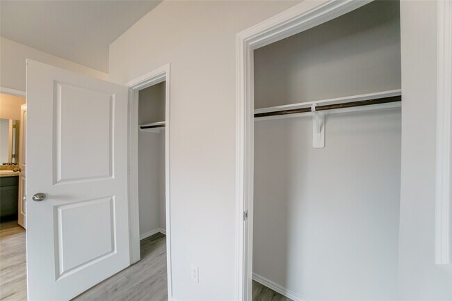 Building Photo - 416 Brushback Dr