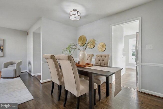 Building Photo - 1729 Dana St