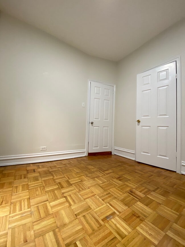 Bedroom - 975 Amsterdam Ave