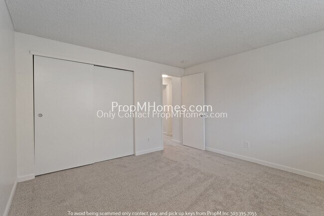 Building Photo - 3283 SW 126th Ave