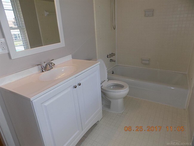 Building Photo - 37294 Charter Oaks Blvd