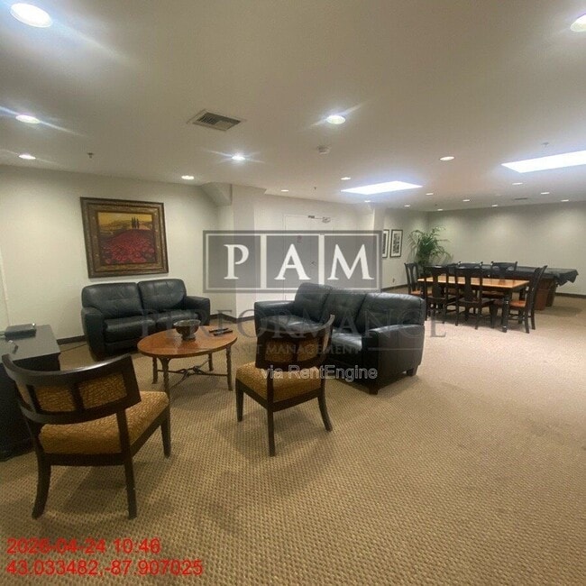 Building Photo - 234 N Broadway