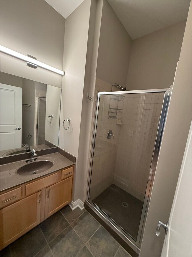Building Photo - Indianapolis Athletic Club Condo