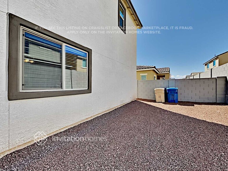 Building Photo - 21130 W Cypress St