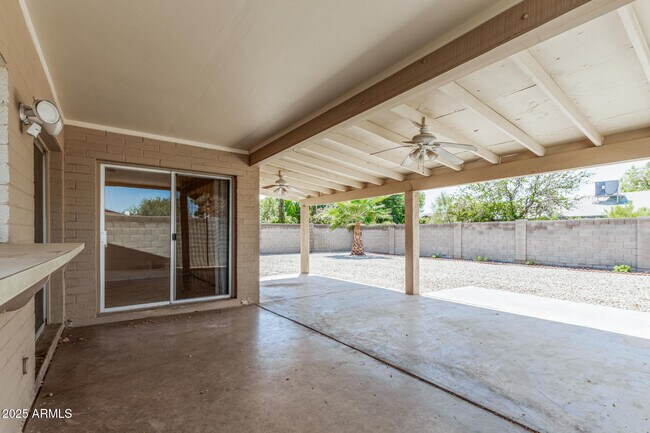 Building Photo - 2955 W Wagoner Rd