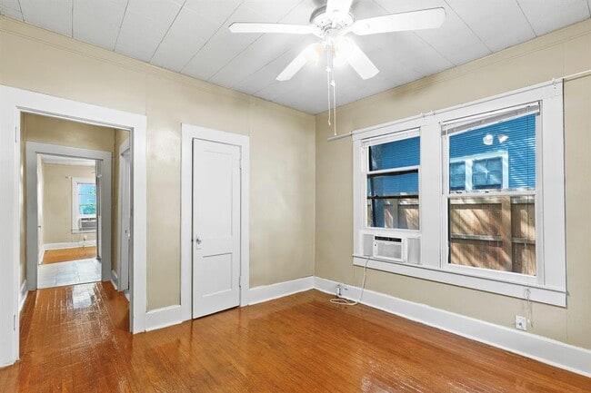 Building Photo - 4205 Avenue B