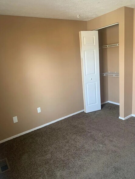 Building Photo - 8551 Castlemill Cir