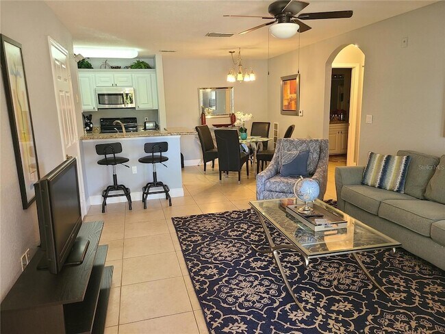 Building Photo - 8932 Manor Loop