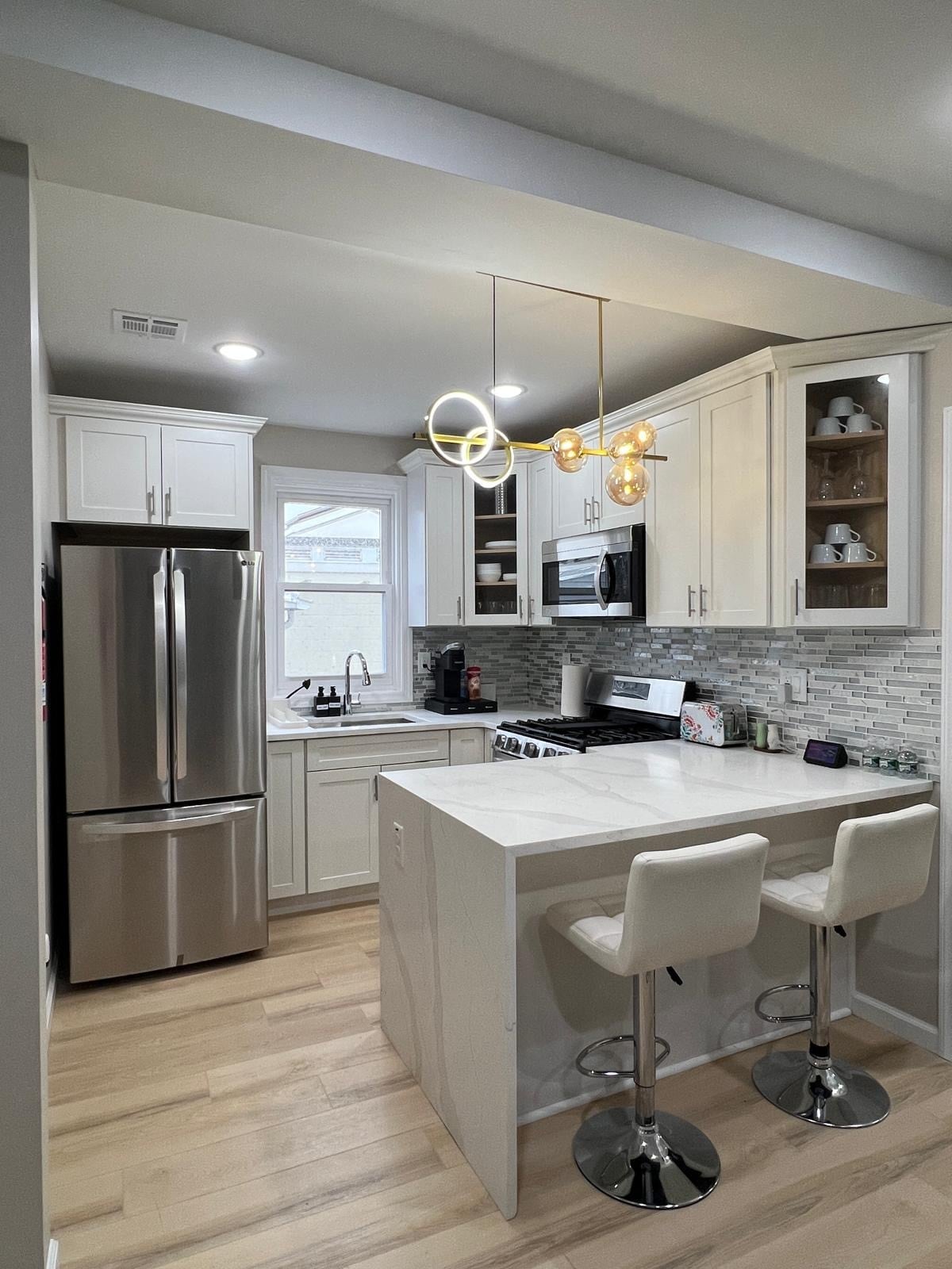 Kitchen nook - 40 Lewis Ave