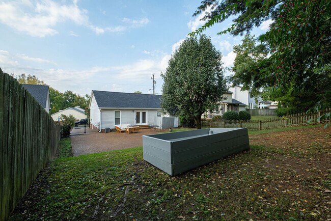 Building Photo - 5148 Village Trce