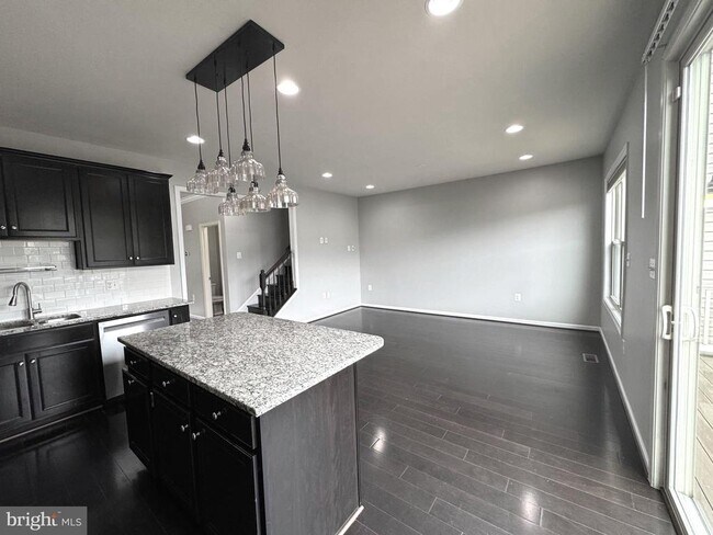 Building Photo - 23671 Sailfish Square