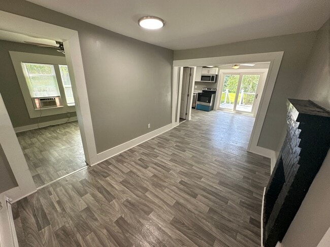 Building Photo - COMING SOON! 3 Bedroom House and 2 bath in Gastonia