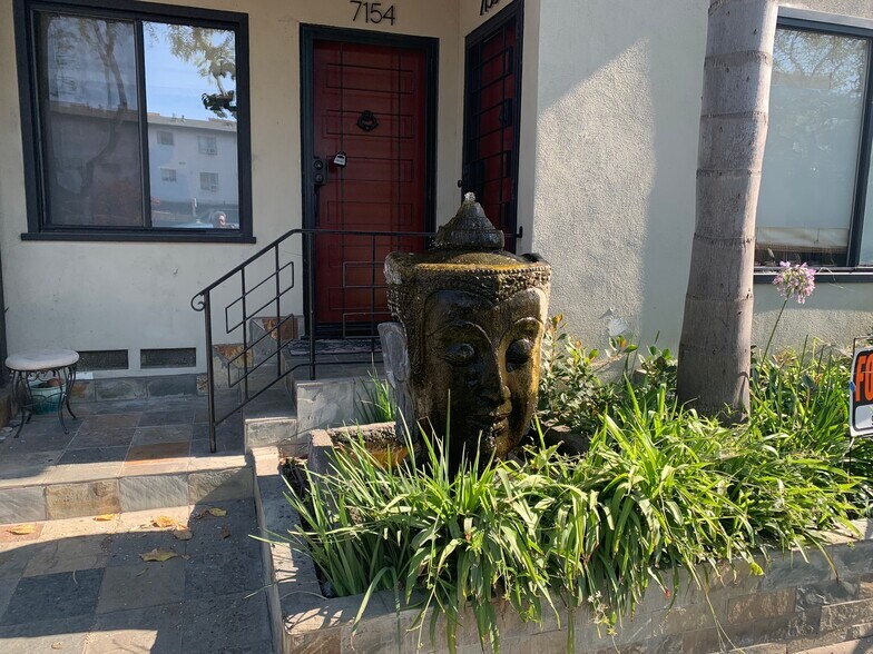 Building Photo - 7156 Lexington Ave