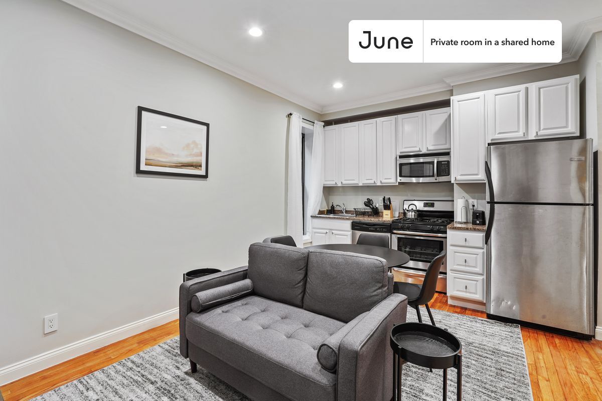 Building Photo - Room in Shared 3 bed/1 bath home in Hamilton Heights