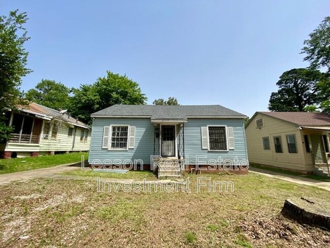 Building Photo - 230 E Lister St