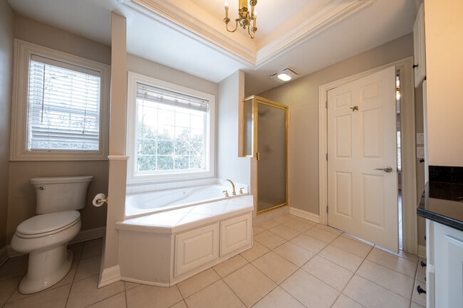 Building Photo - 3290 N Shore Dr