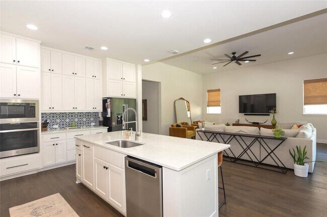 Building Photo - 205 Eiglehart Rd