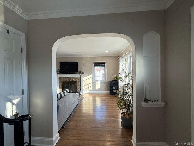 Building Photo - 201 Sydney Ave