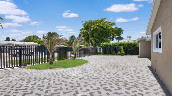 Building Photo - 801 NW 172nd Terrace