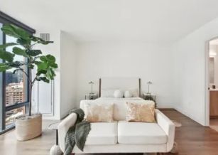 Building Photo - 350 N Canal St