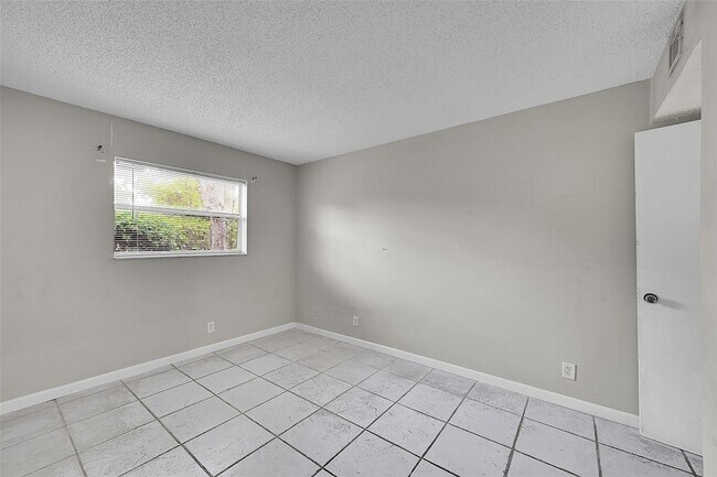 Building Photo - 11607 NW 29th St