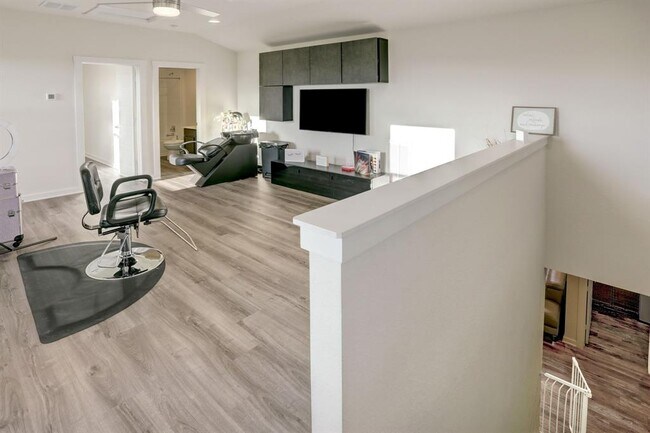 Building Photo - 113 Filifera Ct