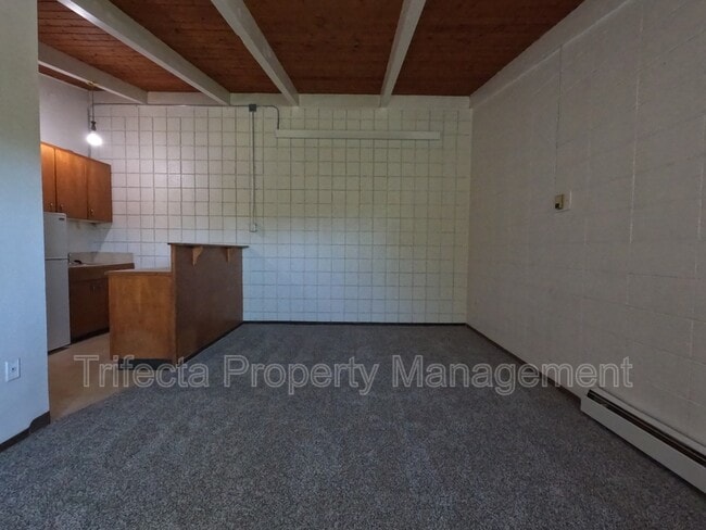 Building Photo - 608 Parker St
