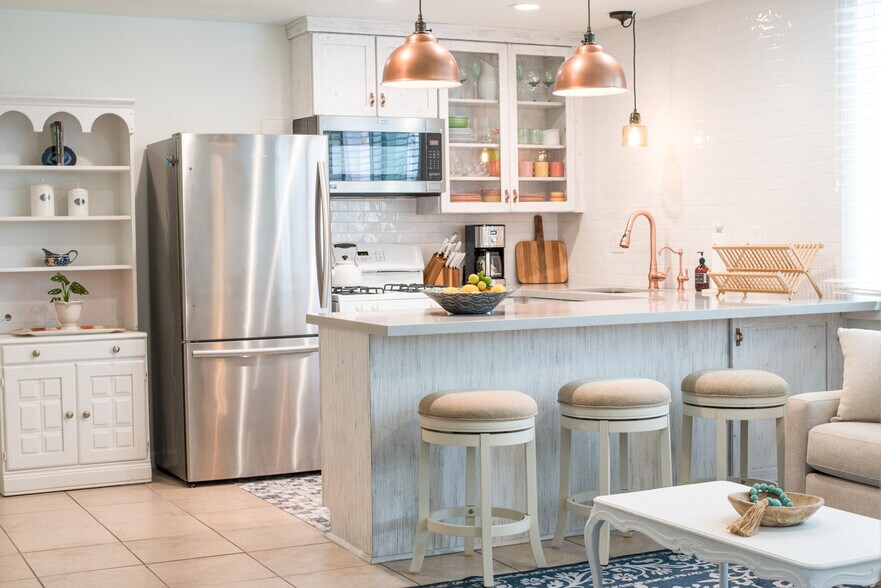 Building Photo - 4880 Sandyland Rd