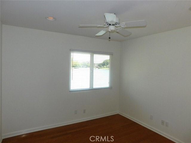 Building Photo - 7 Lakeview