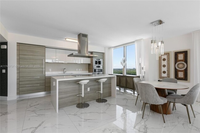 Building Photo - 300 Sunny Isles Blvd