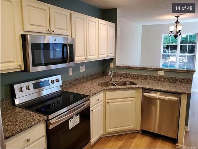 Kitchen #4 - 9906 Birch Knoll Ct