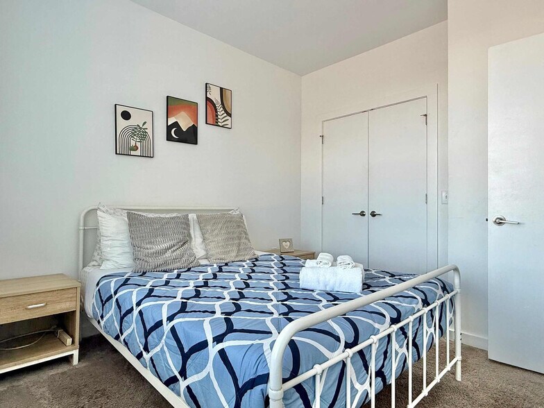 Building Photo - 542 Boulevard NE