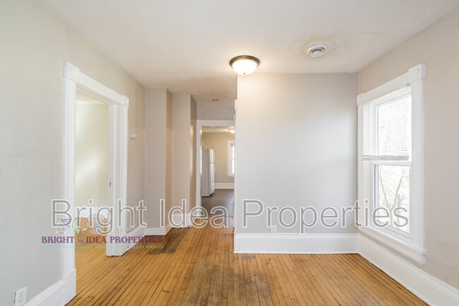 Building Photo - 3322 Clinton Ave