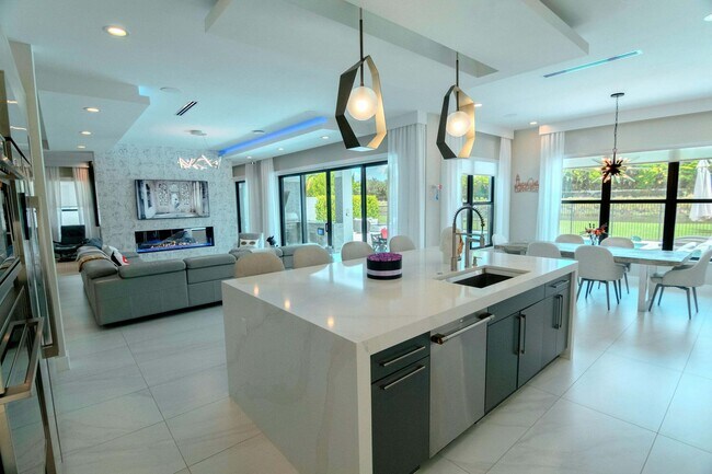 Building Photo - 8305 Fishhawk Falls Ct