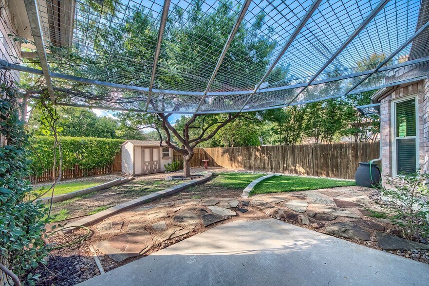 Building Photo - 6143 Ashford Point Dr