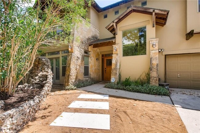 Building Photo - 306 E 34th St