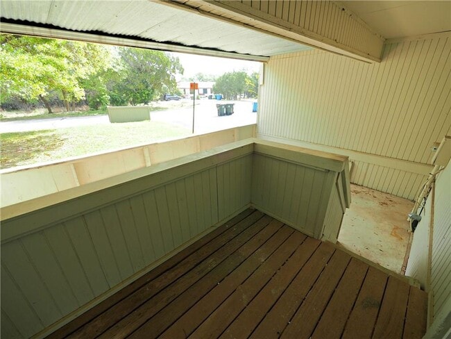 Building Photo - 533 Demarett Dr