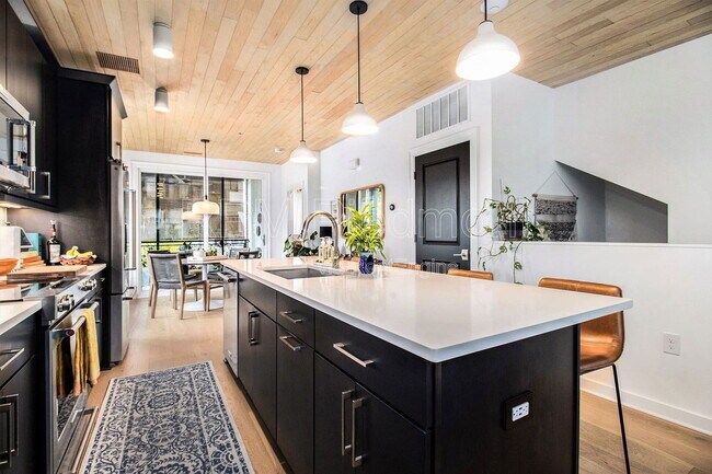 Building Photo - 395 Pratt Dr SE