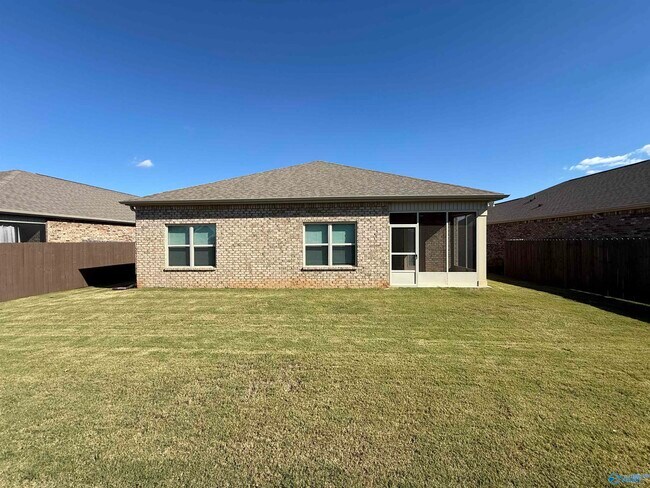 Building Photo - 16205 Glenncrest Ln