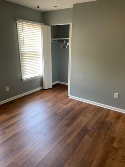 Building Photo - 111 Weatherstone Dr