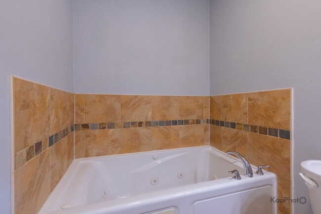 Building Photo - 3607 W 53rd St