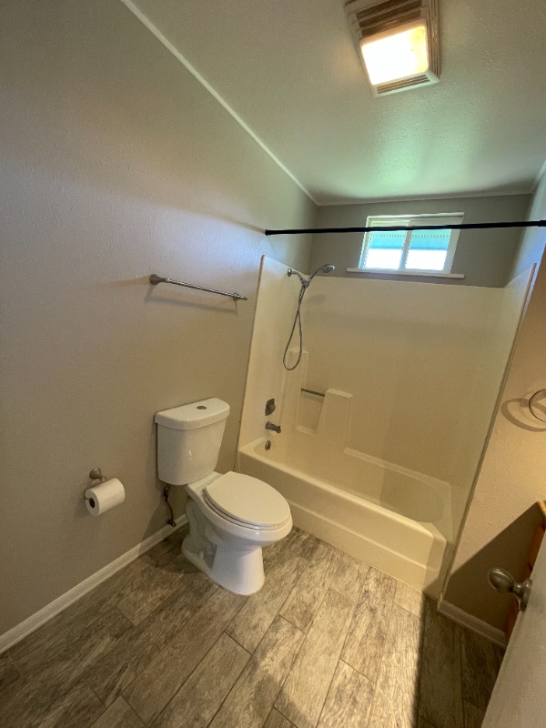 Building Photo - 2555 Valley Dr