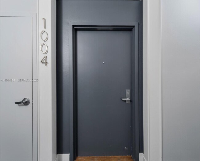 Building Photo - 780 NE 69th St